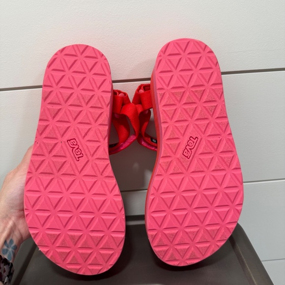 Teva Flatform Sandal sz 7 - Picture 4 of 4